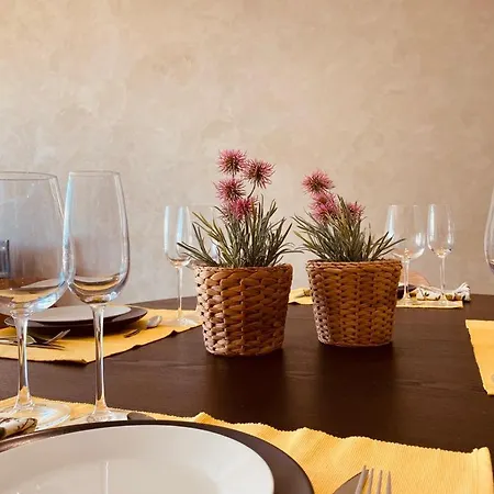 Les Orenetes Apartman *
