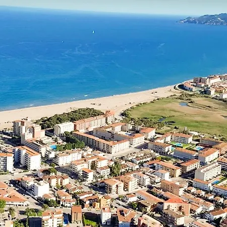 Les Orenetes Apartman